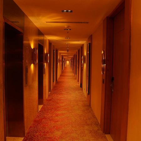Hotel Ramada By Wyndham Gorakhpur Gorakhnath Mandir Road Extérieur photo
