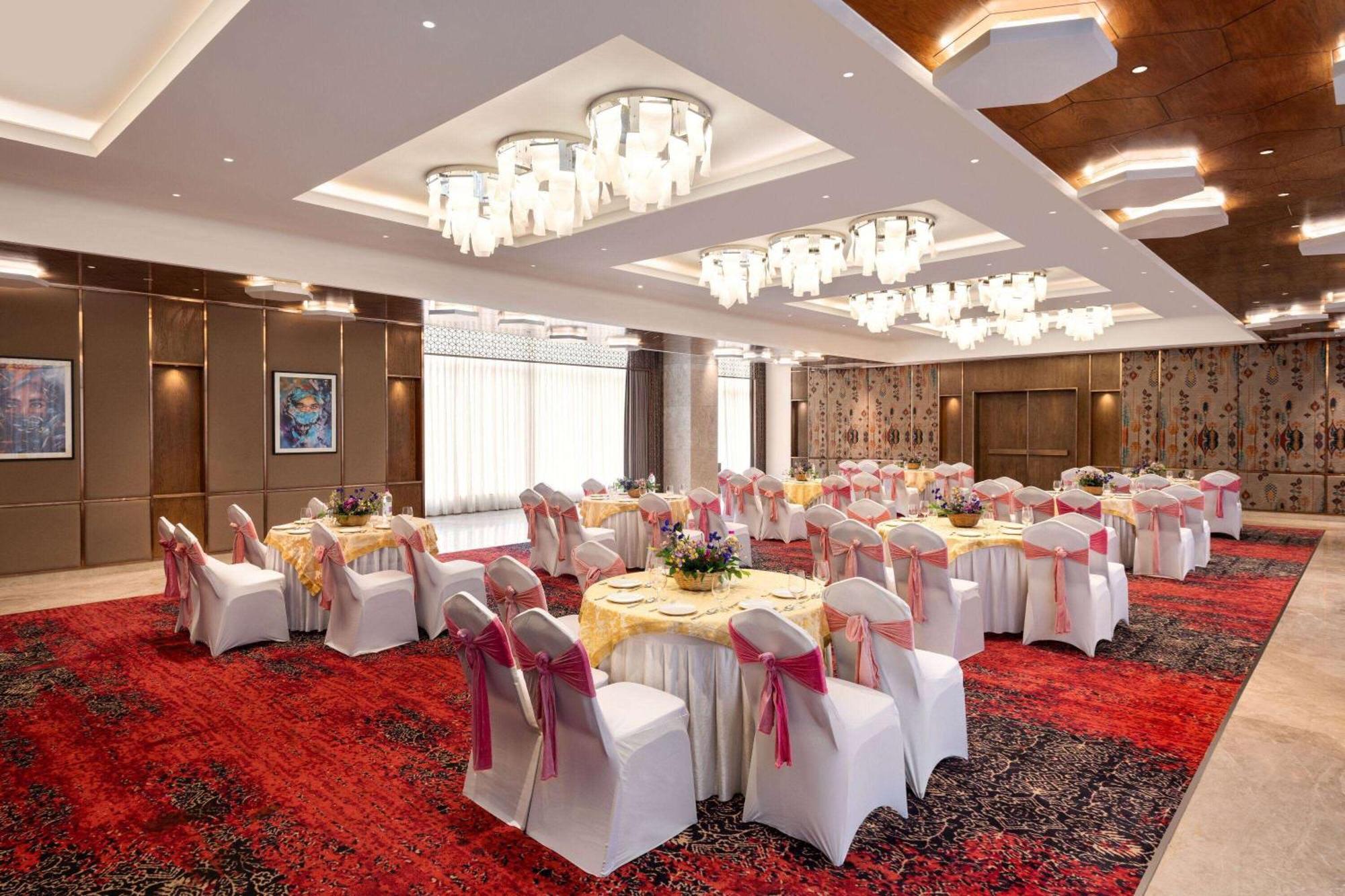 Hotel Ramada By Wyndham Gorakhpur Gorakhnath Mandir Road Extérieur photo