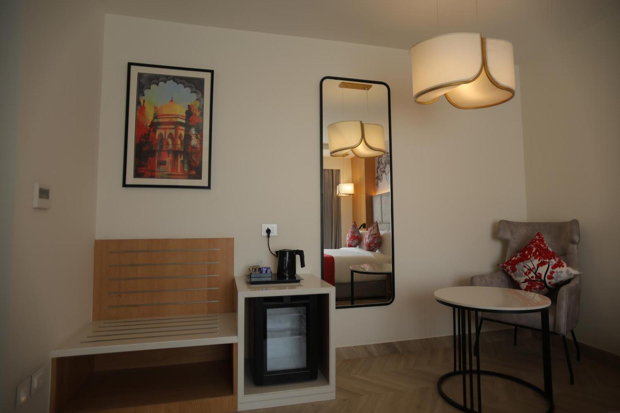 Hotel Ramada By Wyndham Gorakhpur Gorakhnath Mandir Road Extérieur photo
