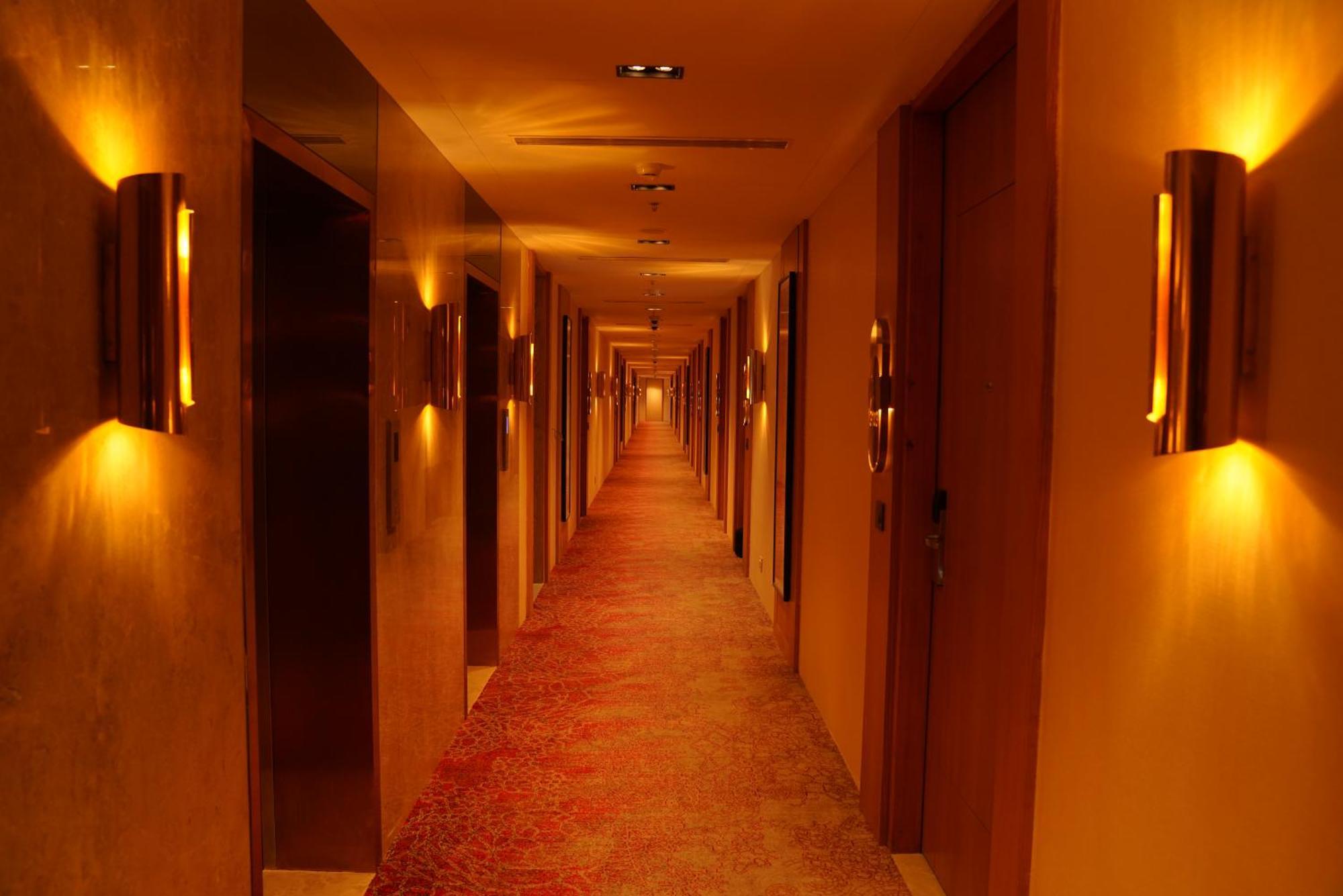 Hotel Ramada By Wyndham Gorakhpur Gorakhnath Mandir Road Extérieur photo