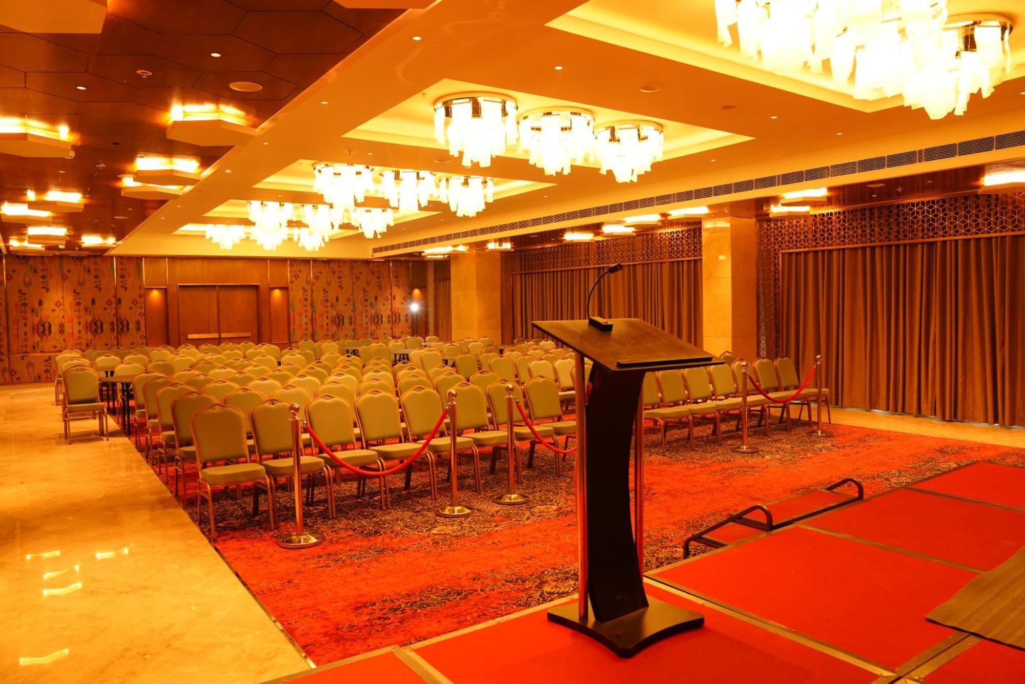 Hotel Ramada By Wyndham Gorakhpur Gorakhnath Mandir Road Extérieur photo